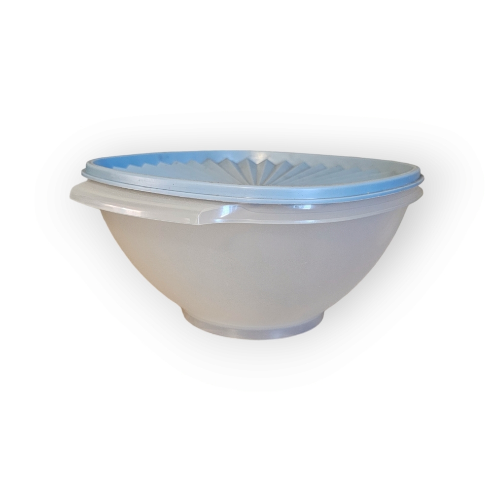 Vintage servalier Tupperware‎ bowl